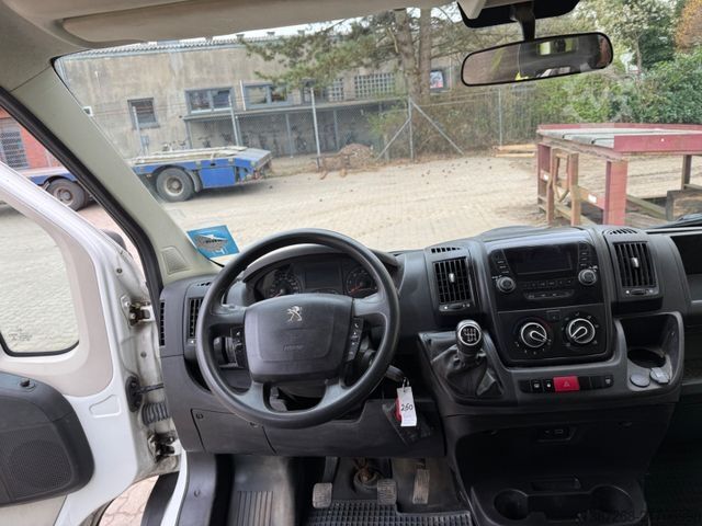 Pick-up furgon PEUGEOT Boxer Doka Pritsche / 1. Hand / Klima