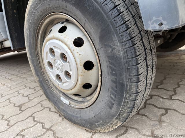 Pick-up furgon PEUGEOT Boxer Doka Pritsche / 1. Hand / Klima