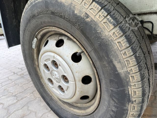 Pick-up furgon PEUGEOT Boxer Doka Pritsche / 1. Hand / Klima