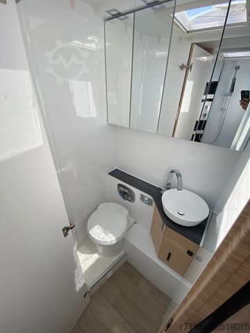 Semi-integrated camper HOBBY Optima De Luxe T70 GE