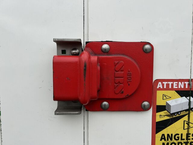 Resväska Fruehauf CNP 03 / Box / Laadklep / SAF Schijfrem