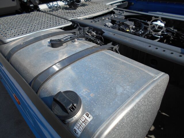 τυπική μονάδα τράκτορα DAF XG 480