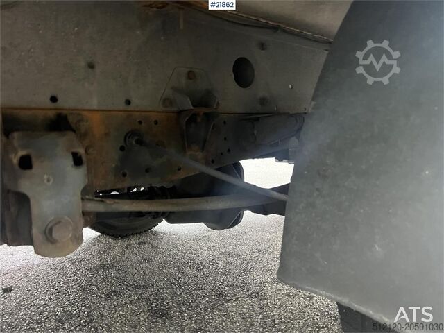 Break cu acoperiș înalt Iveco Daily box van w/ lift