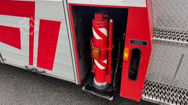 Camión plataforma elevadora MAN 18.272 4x2 Hubsteiger Bj 1995