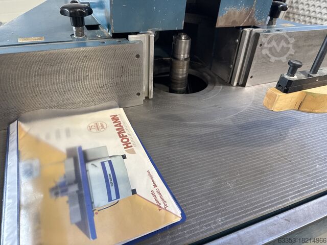Freesmachine met draaibare as Hofmann TFS 2000