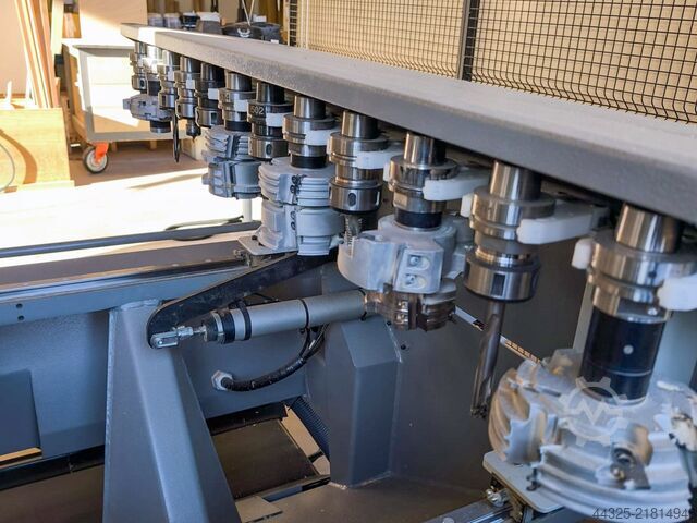 Centri di lavoro con consolle BIESSE ROVER A 1659