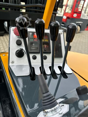 Vierwegheftruck Combilift CB3000// LPG // 2017 year /Toyota engine