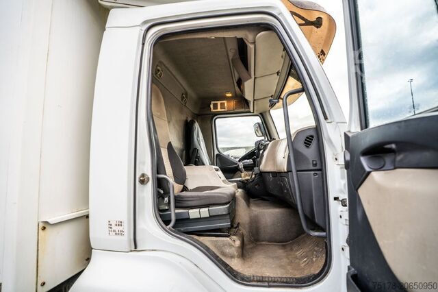 Kuffert RENAULT MIDLUM 220 (16T)+ DHOLLANDIA 2T.