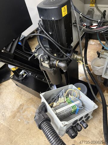 CNC Vertikales Bearbeitungszentrum QUASER MV 184 P/12B