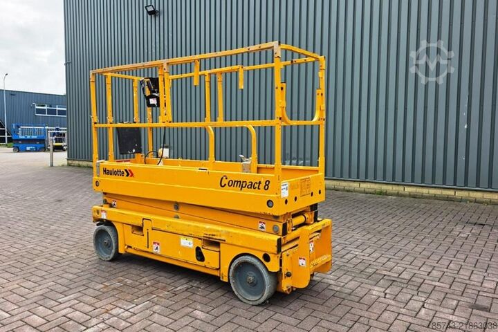 Ascensore a forbice Haulotte Compact 8 Electric, 8.2m Working Height, 350kg Cap