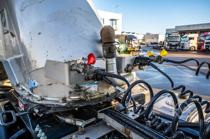 Réservoir FELDBINDER 37.000 L -3 COMP. CEMENT/CIMENT/ZEMENT