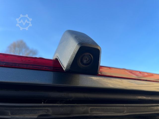 Minibus VOLKSWAGEN CRAFTER 2,0 TDI 9 SITZER KAMERA AHK KLIMA PDC