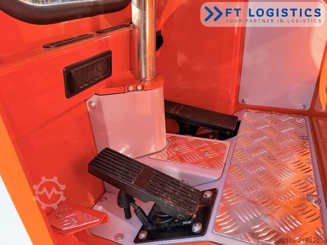 Carretilla retráctil de 4 vías Hubtex DQ45G DUPLEX 5000 FORK-POSITIONER CABIN