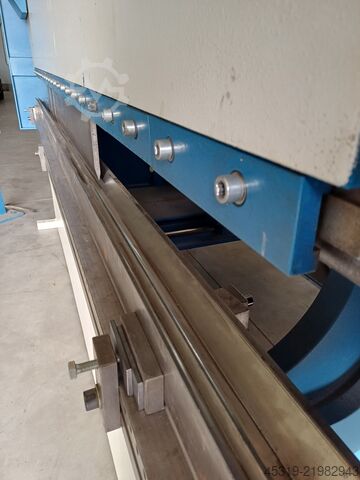 πρέσα κάμψης LVD PPI 135/30 MNC 95