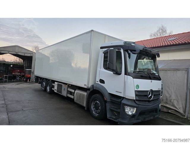 Refrigerated truck MERCEDES-BENZ ANTOS 2535 L Kühlkoffer 8,40 m LBW 2,5 T*LENK