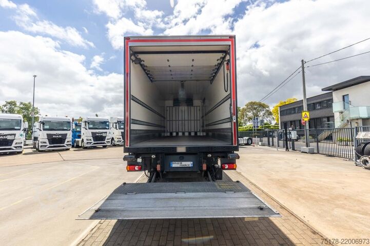 Trasporto refrigerato/congelato DAF LF55 250+FRIGO MONO TEMP+HAYON