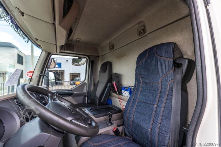 Trasporto refrigerato/congelato DAF LF55 250+FRIGO MONO TEMP+HAYON