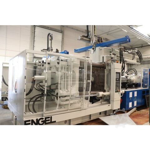 Máquina de moldagem por injeção ENGEL DUO 3550/650