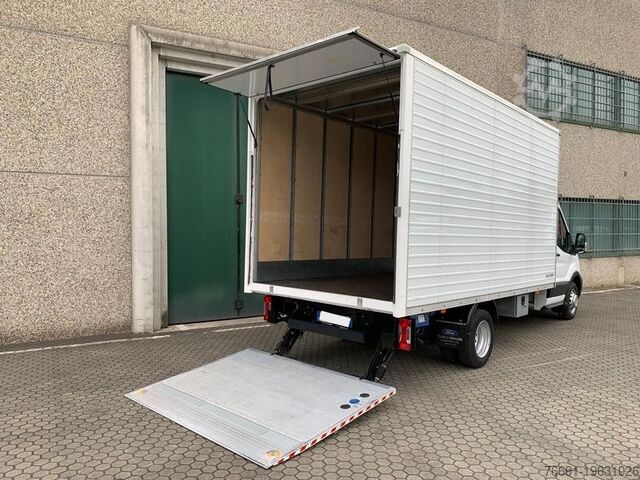 Bestelwagen Ford Transit 350 + Sponda idraulica