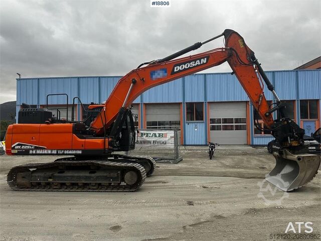 Excavadora sobre orugas Doosan DX225LC