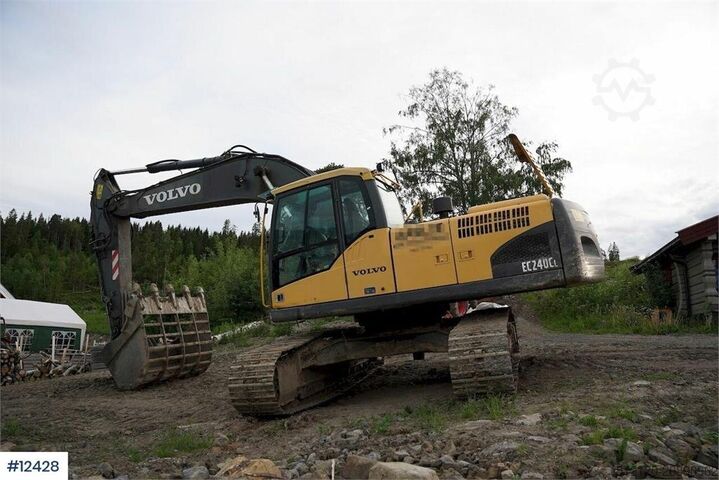 Excavadora sobre orugas Volvo EC240CL Crawler Excavator with 2 Buckets