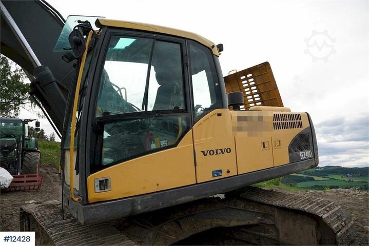 Excavadora sobre orugas Volvo EC240CL Crawler Excavator with 2 Buckets
