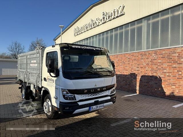Aangepaste bestelwagen FUSO 7C15
