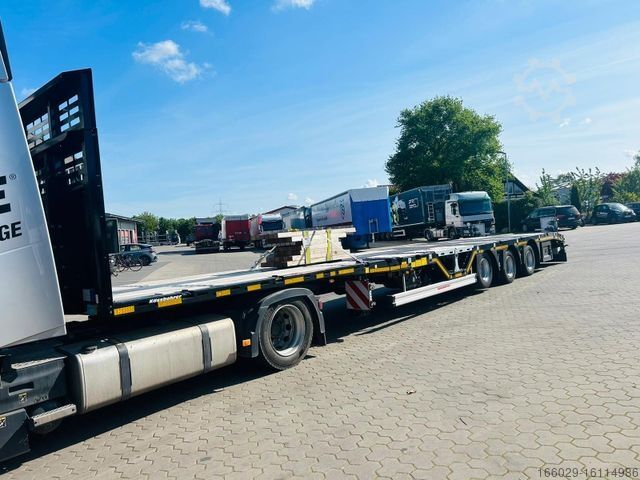 Arbejdsplatform sættevogn KÄSSBOHRER Mega Tele HD Plattform Auflieger mit Radmulden