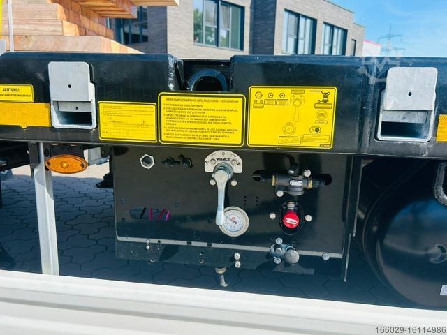 Arbejdsplatform sættevogn KÄSSBOHRER Mega Tele HD Plattform Auflieger mit Radmulden