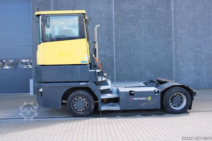 Tracteur de terminal MOL RM255 4X4