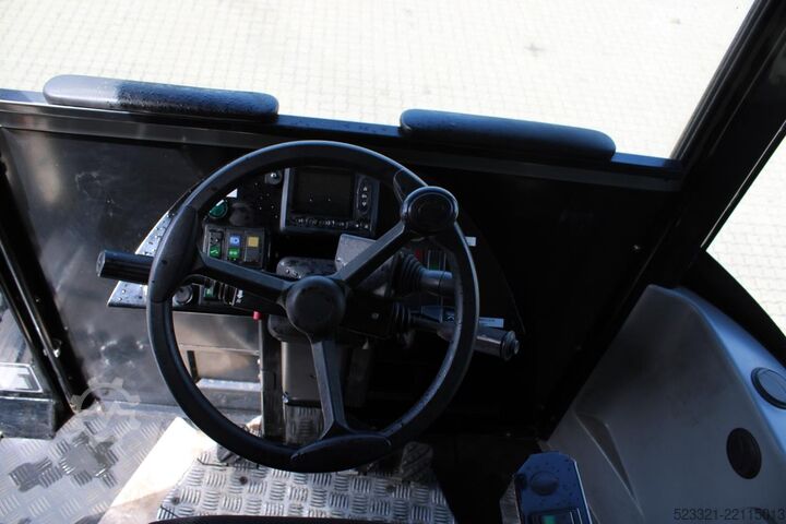 Tracteur de terminal MOL RM255 4X4