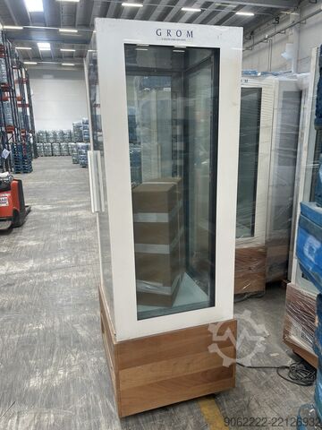 Vetrina refrigerata verticale espositiva ISA Cristal Tower 725 RV TB R290