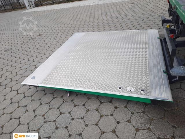 Φορτηγό κουτί (κουρμπαριστό) MERCEDES-BENZ 1824 L ACTROS Koffer 7,35 m mit Tür + LBW 2t