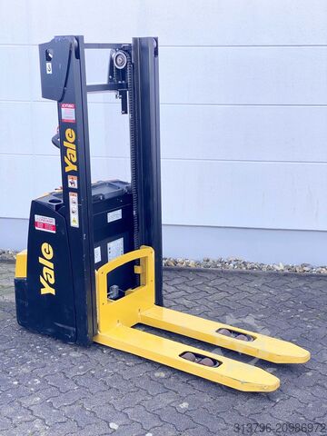 Wózek podnośnikowy ręczny Yale MS10