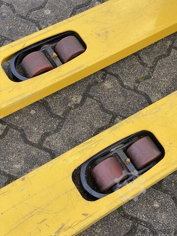 Wózek podnośnikowy ręczny Yale MS10