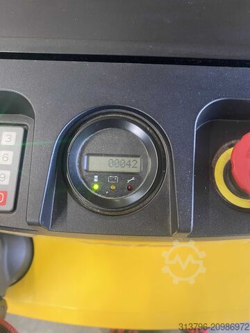 Wózek podnośnikowy ręczny Yale MS10