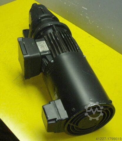 Motor de engrenagem 0,8 kW 750 rpm LENZE 13.550.85.1.2.5