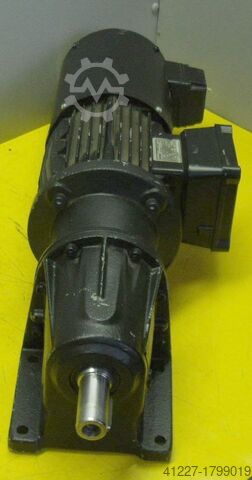 Motor de engrenagem 0,8 kW 750 rpm LENZE 13.550.85.1.2.5