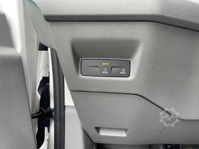 Furgoneta de caja alta VOLKSWAGEN Crafter MIXTO 35 L4H3 AHK RFK oh. Schäden