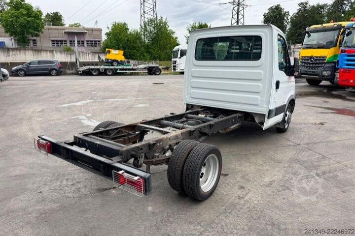 Van IVECO Daily 35C12