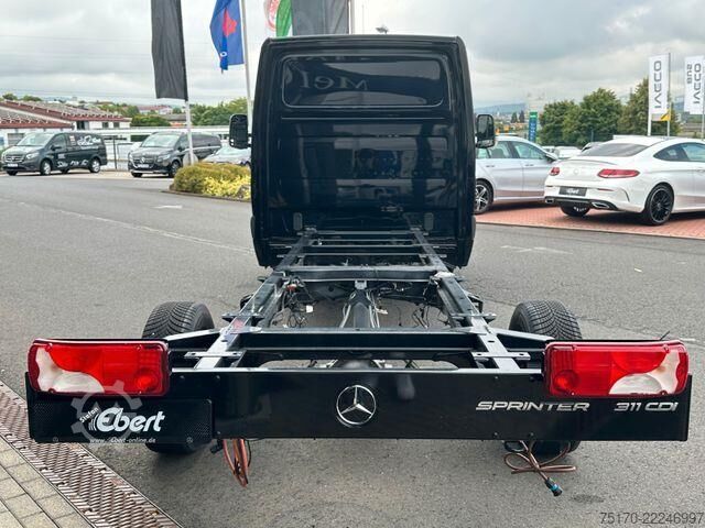 Chassis with cab Mercedes-Benz Sprinter 311 CDI 4325 Fahrgestell