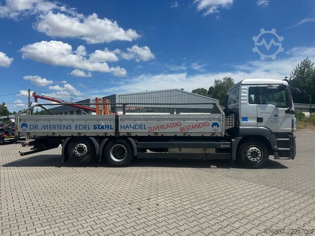 Flatbed truck MAN TGS 26.320 / 6x2-4 / Stahltransporte / Lift Lenk