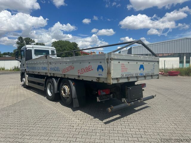 Flatbed truck MAN TGS 26.320 / 6x2-4 / Stahltransporte / Lift Lenk
