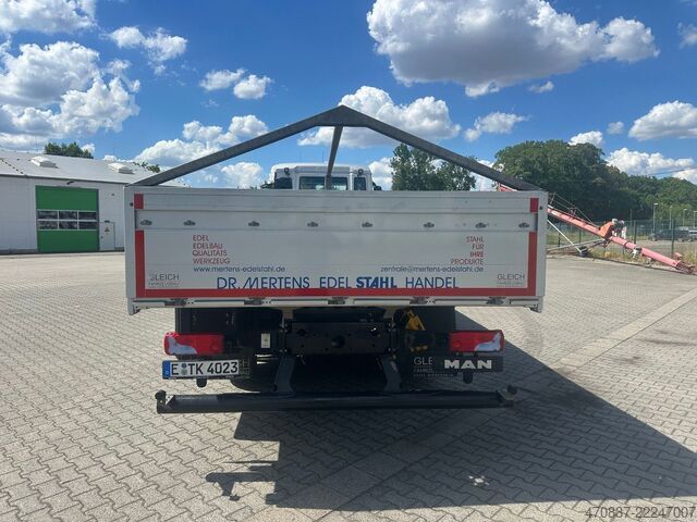 Flatbed truck MAN TGS 26.330 / 6x2-4 / Stahltransporte / Lift Lenk