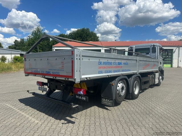 Flatbed truck MAN TGS 26.330 / 6x2-4 / Stahltransporte / Lift Lenk