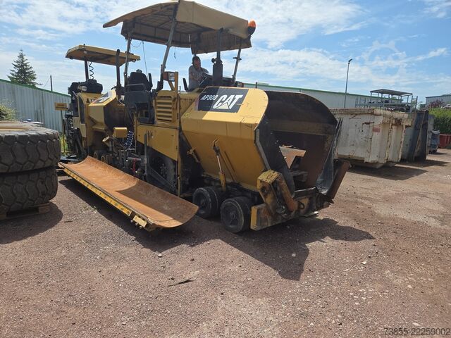 Asfalteermachine Caterpillar AP300