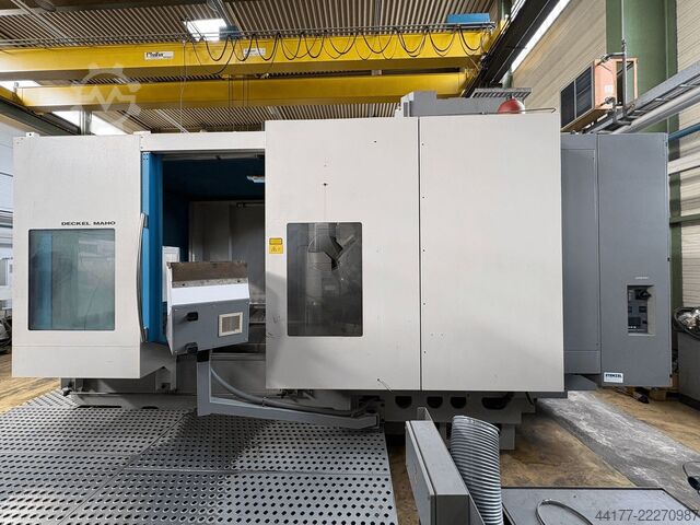 Centro di lavoro universale DMG MORI DMU 200 P
