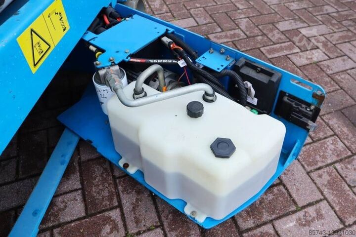 Ascensor cu foarfecă Genie GS1932 Electric, Working Height 7.8 m, 227kg Capac