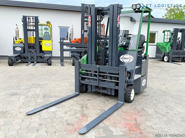 Négymenetes targoncá Combilift CB3000 / TRIPLEX 4900MM / FREE LIFT