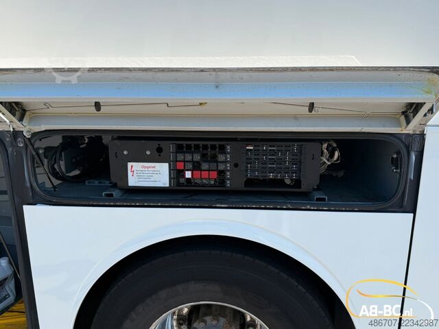 Autocar de turism MERCEDES-BENZ Tourismo RHD-M, 57 Sitze